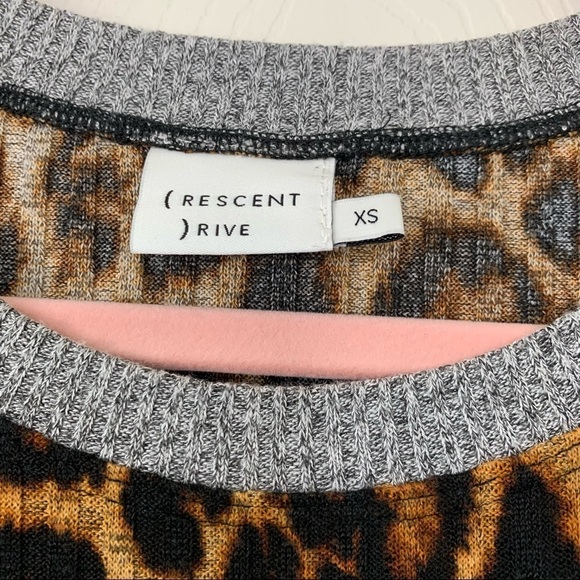 Crescent Drive Leopard Long Sleeve Knit Loungewear Top Size Extra Small - Picture 3 of 5